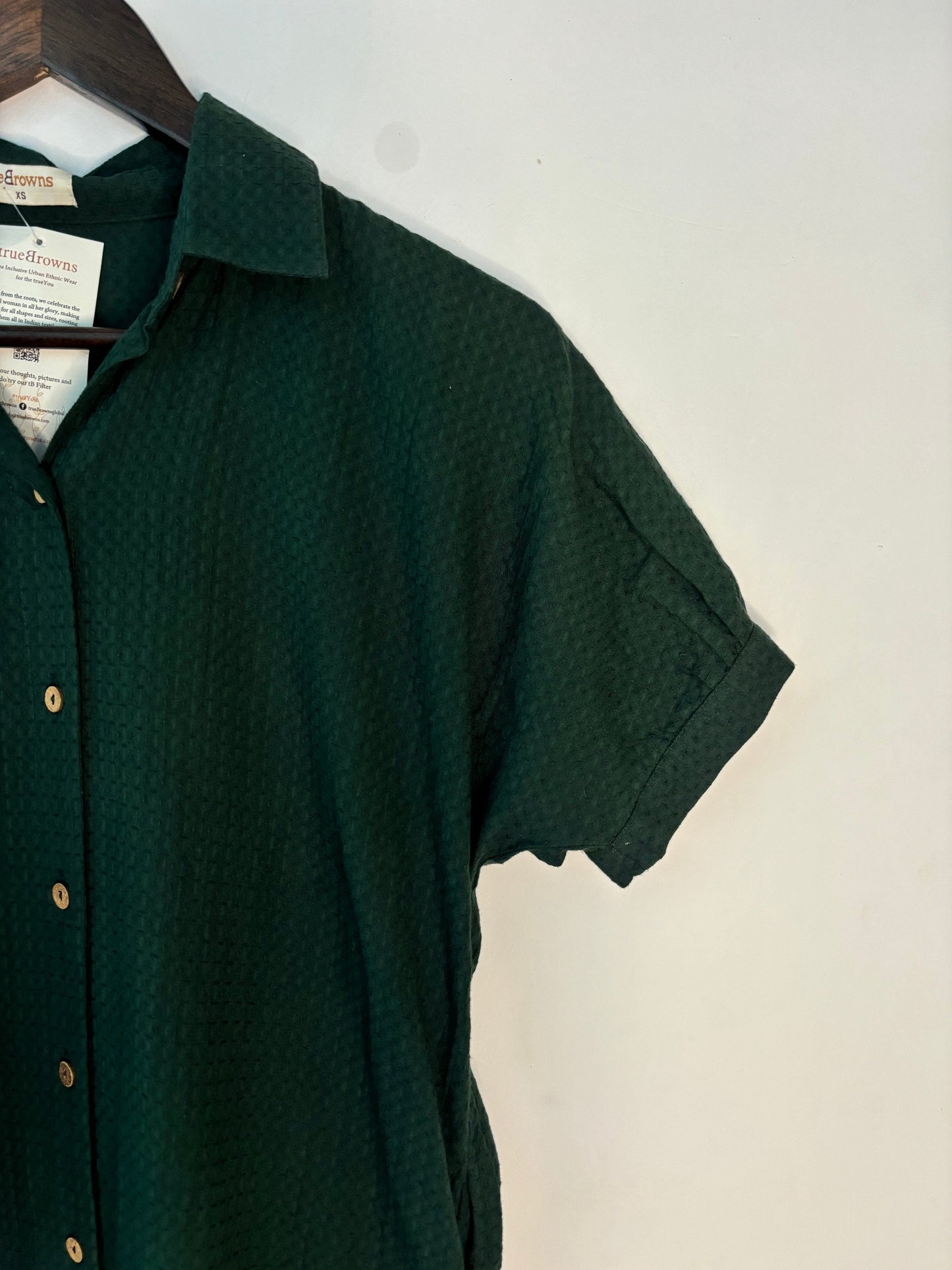 trueBrowns Dark Green Cotton Dobby Top | Swadesiicart