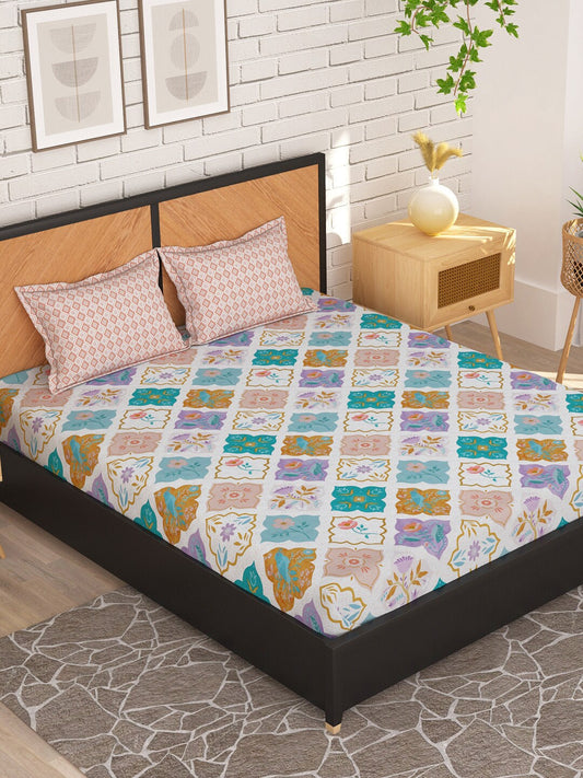 Story@home White & Peach-Coloured 180 TC Queen Bedsheet With 2 Pillow Covers
