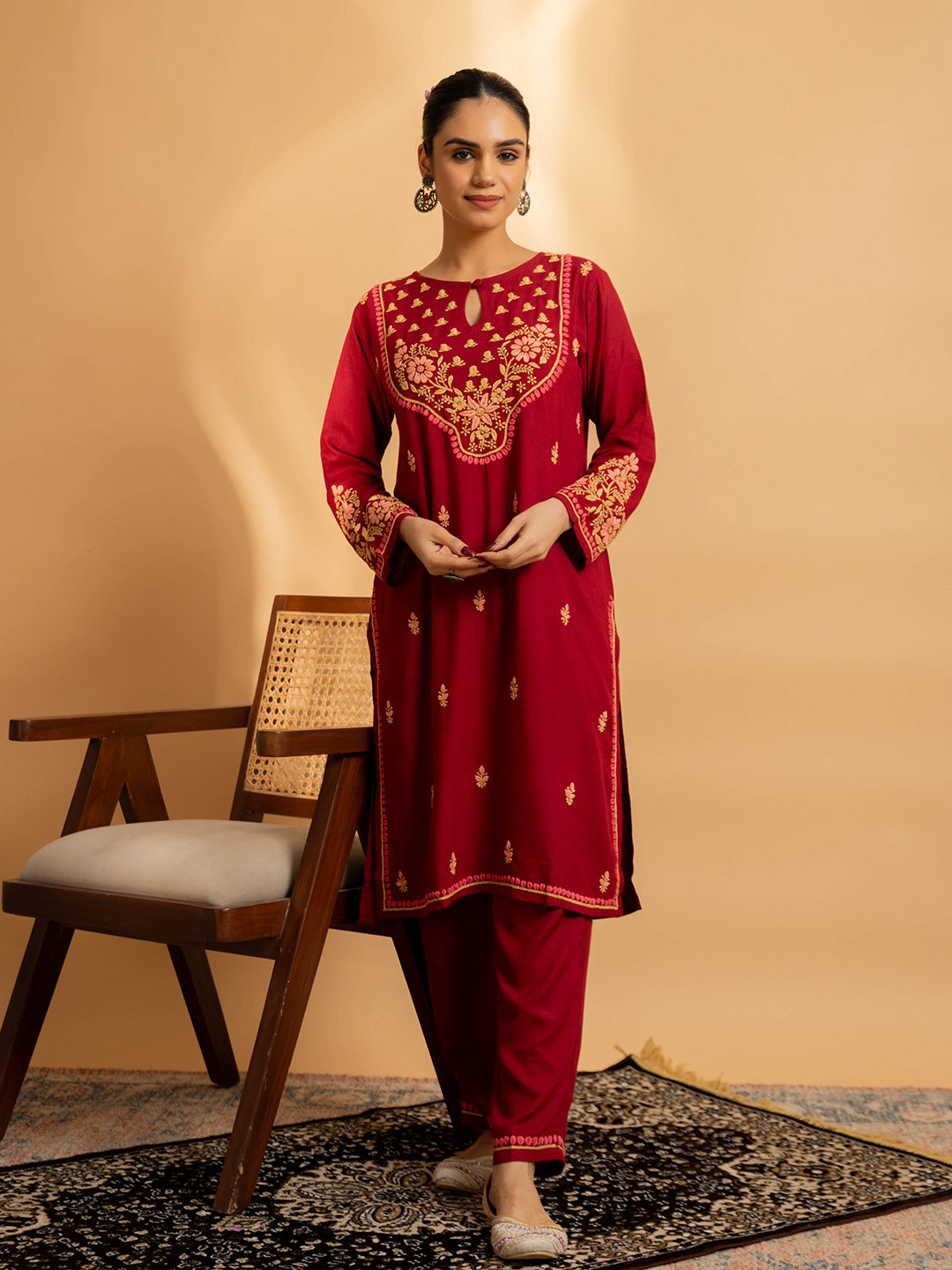 HOUSE OF KARI Floral Embroidered Chikankari Kurta With Palazzos | Swadesiicart