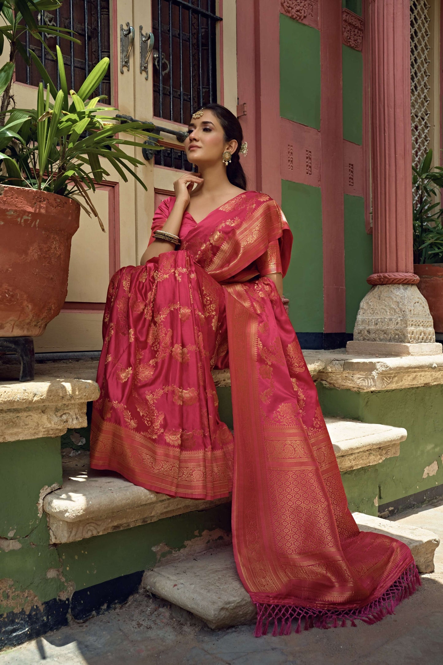 Vardha Bright Pink Golden Zari Banarasi Satin Silk Saree | Swadesiicart