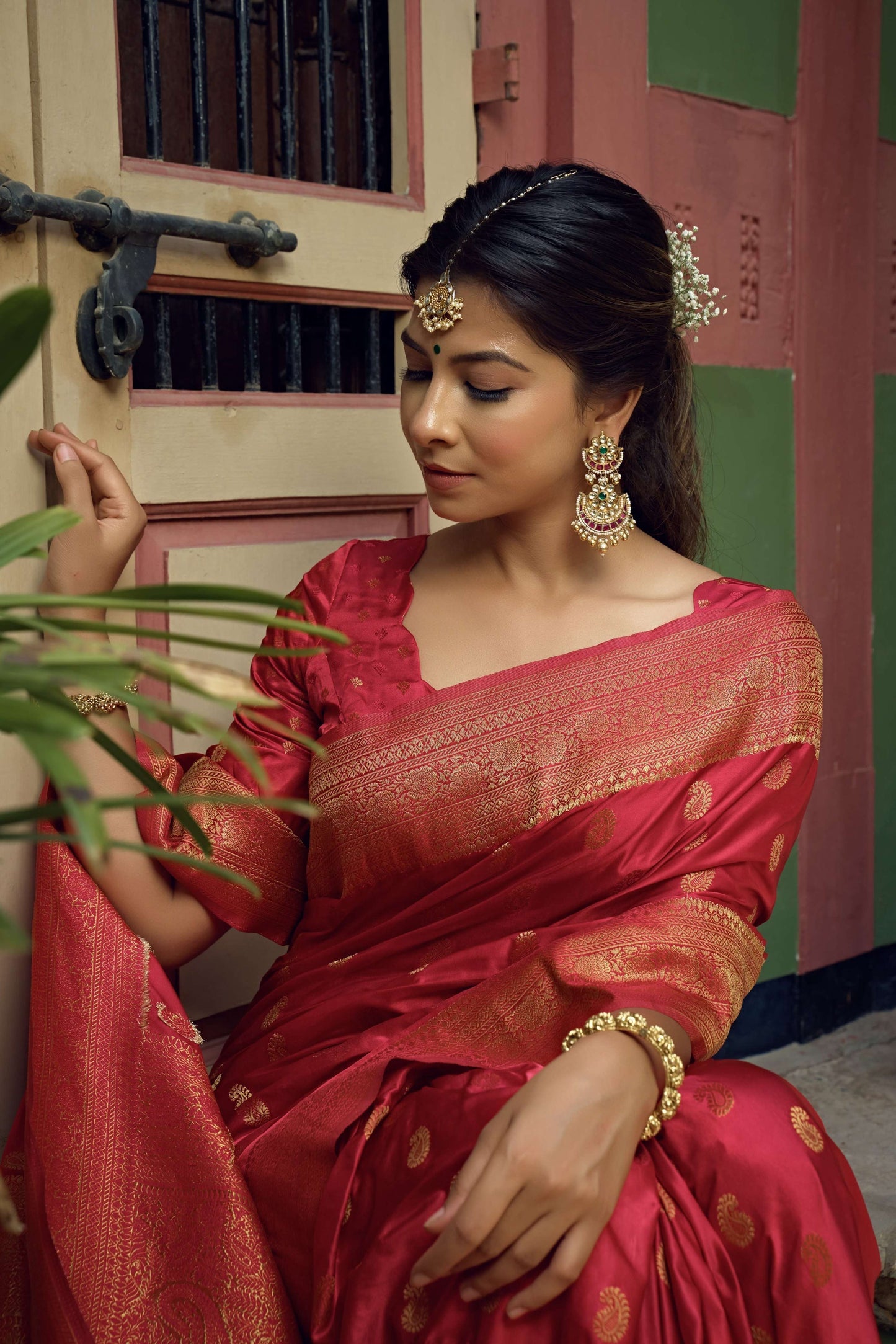 Vardha Candy Apple Red Golden Zari Banarasi Satin Silk Saree | Swadesiicart