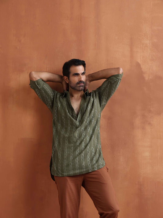 trueBrowns Men's Olive Green Cotton Dobby Short Kurta | Swadesiicart