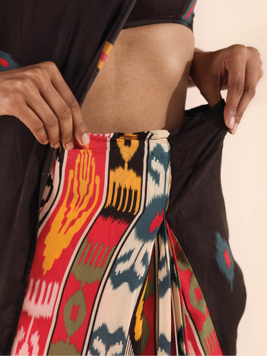 trueBrowns Cola Muslin Ikat Saree | Swadesiicart