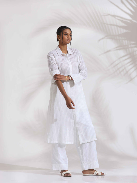 trueBrowns White Check Cotton Kurta Set | Swadesiicart