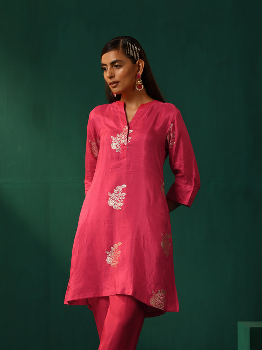 trueBrowns Pink Floral Viscose Silk Round Neck Co-ord Set - Swadesiicart