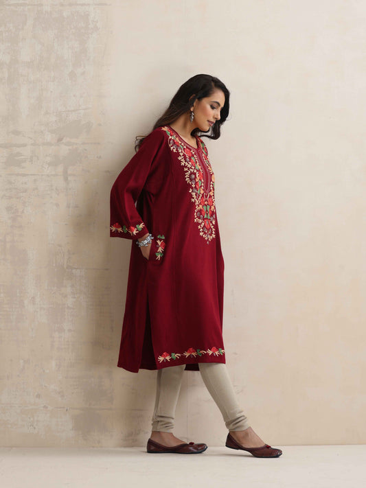 trueBrowns Maroon Kashmiri Embroidered Woollen Phiran Kurta | Swadesiicart