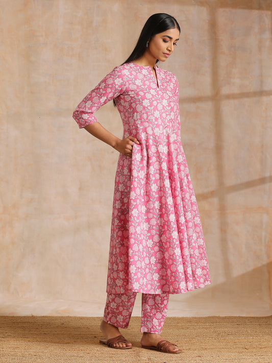 trueBrowns Pink Overall Floral Block Print Cotton Flared Kurta Pant Set | Swadesiicart