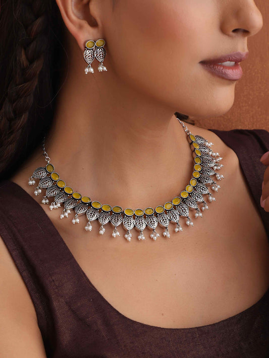 trueBrowns Silver Tone Stone Necklace Set - Swadesiicart