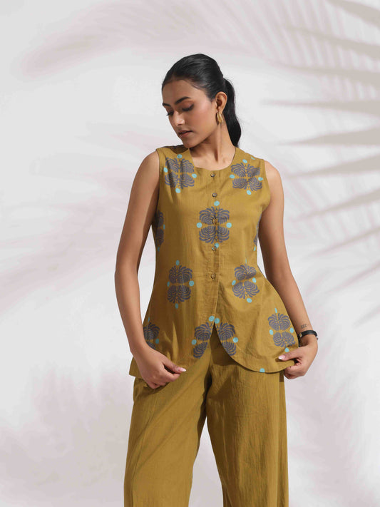 trueBrowns Green Cotton Print Top & Flared Pants Co-ord Set - Swadesiicart