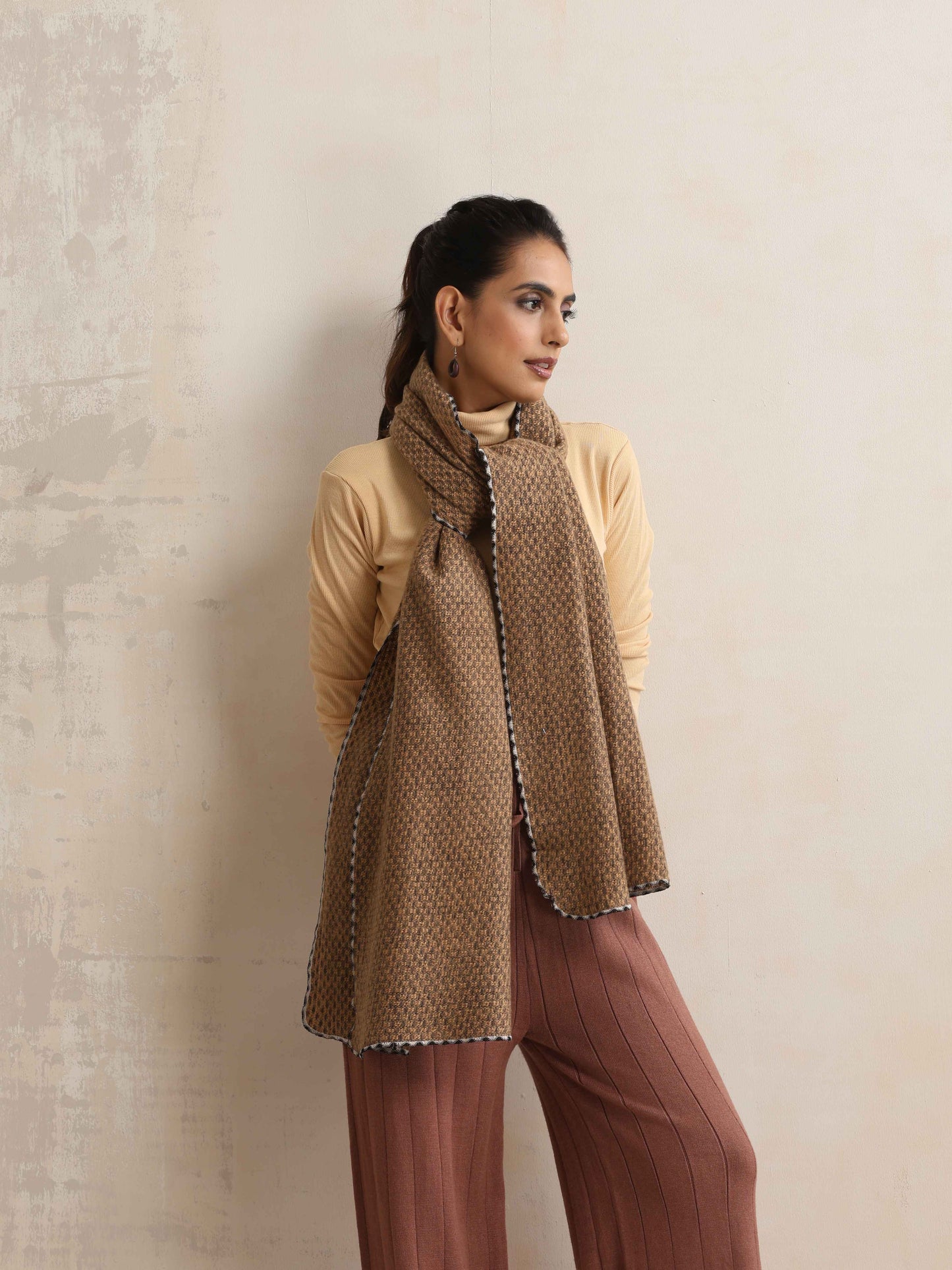 trueBrowns Brown Check Woollen Stole | Swadesiicart