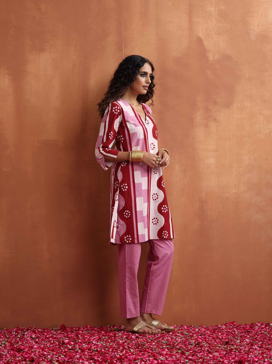 trueBrowns Pink Geometric Print Kurta Co-ord Set - Swadesiicart