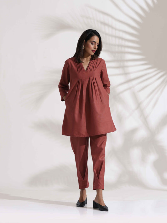 trueBrowns Pink Slub Pleated Co-ord Set - Swadesiicart