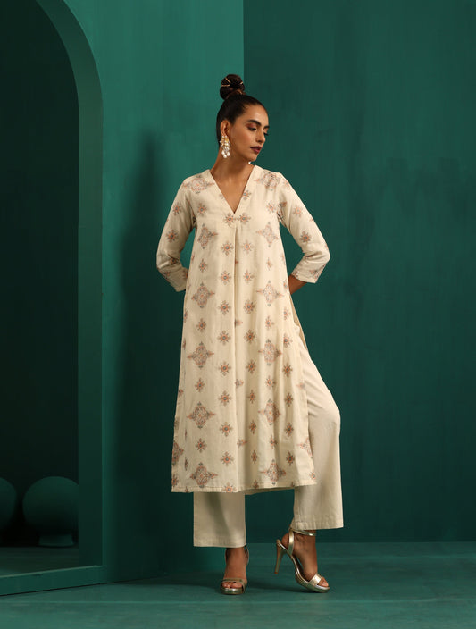 trueBrowns Ivory Peach Cotton Front Pleat Kurta Pant Set | Swadesiicart