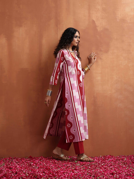 trueBrowns Pink Abstract Print High Slit Kurta Set | Swadesiicart