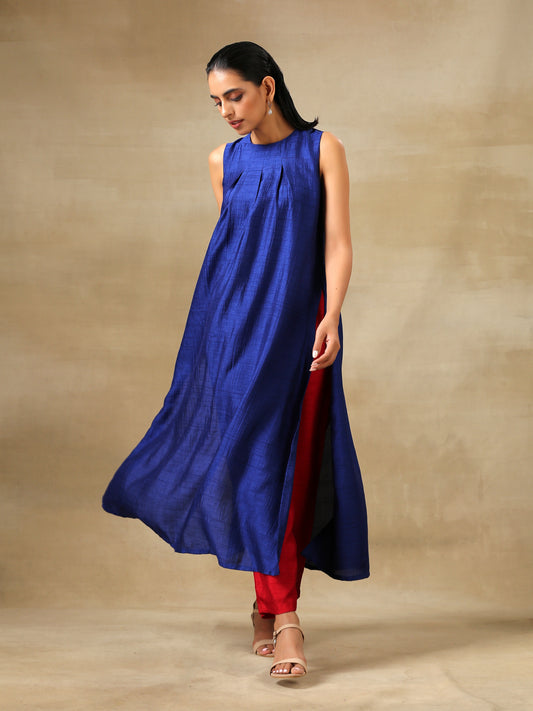 trueBrowns Blue Textured Silk Sleeveless Kurta Pant Set | Swadesiicart