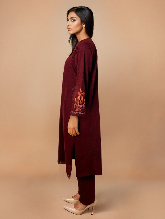 trueBrowns Maroon Embroidered Woollen Phiran Kurta Set | Swadesiicart