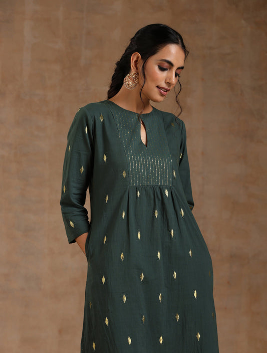 trueBrowns Dark Green Gold Cotton Yoke Kurta Set | Swadesiicart