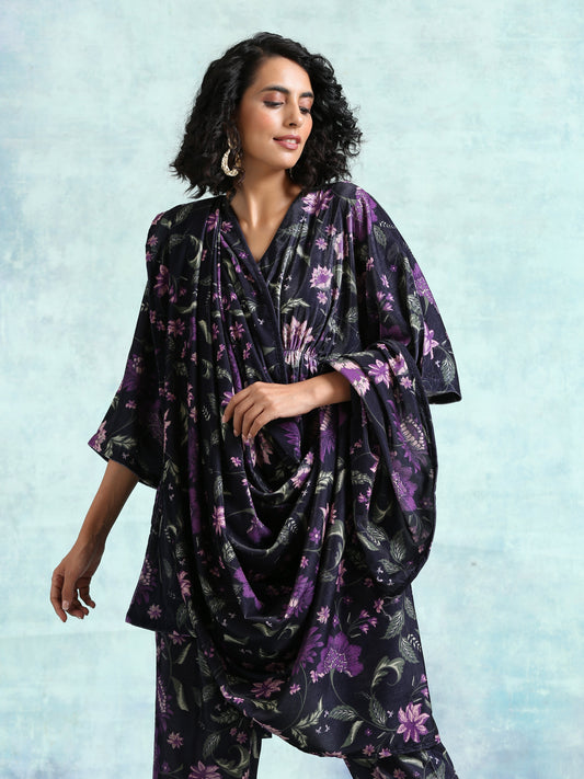trueBrowns Black Printed Velvet Shawl | Swadesiicart