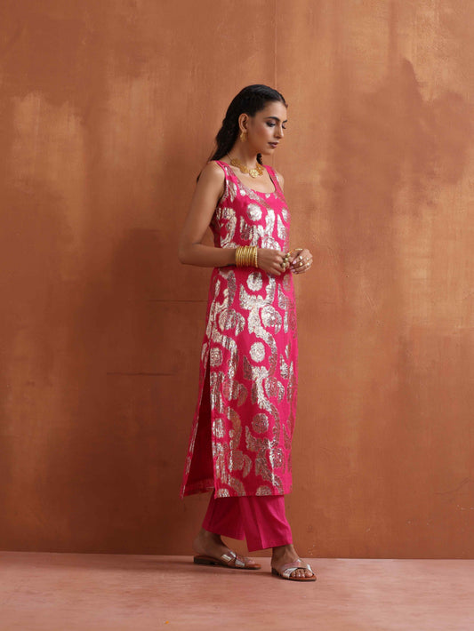 trueBrowns Pink Metallic Straight Kurta Set | Swadesiicart