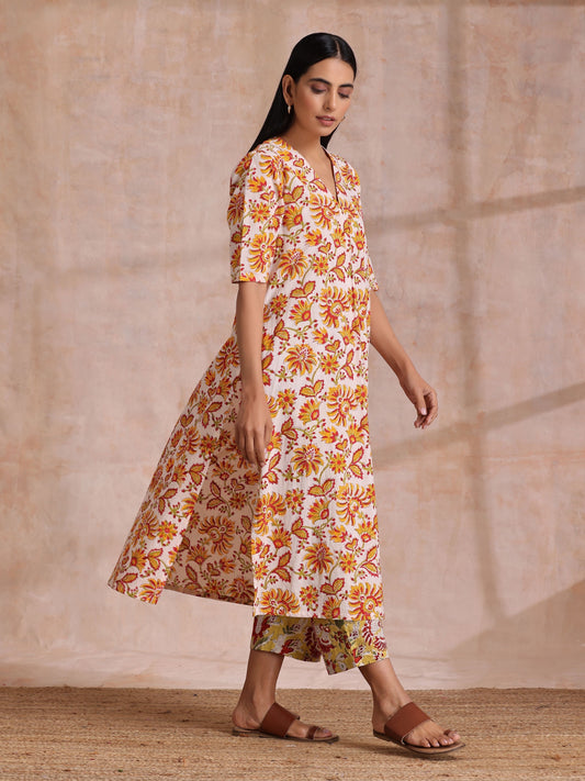 trueBrowns Red Overall Floral On White Cotton Block Print Kurta Pant Set | Swadesiicart