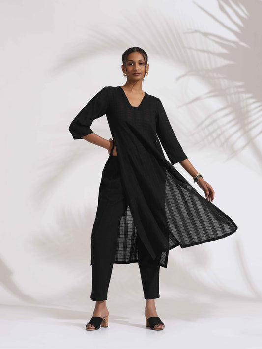 trueBrowns Black Cotton High Slit Kurta Set | Swadesiicart