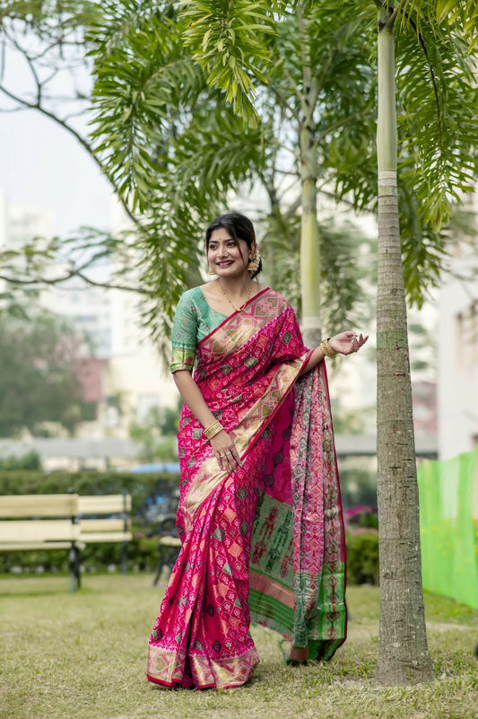 Vishnu Weaves Women's Rani Banarasi Silk Saree with Blouse - Swadesiicart
