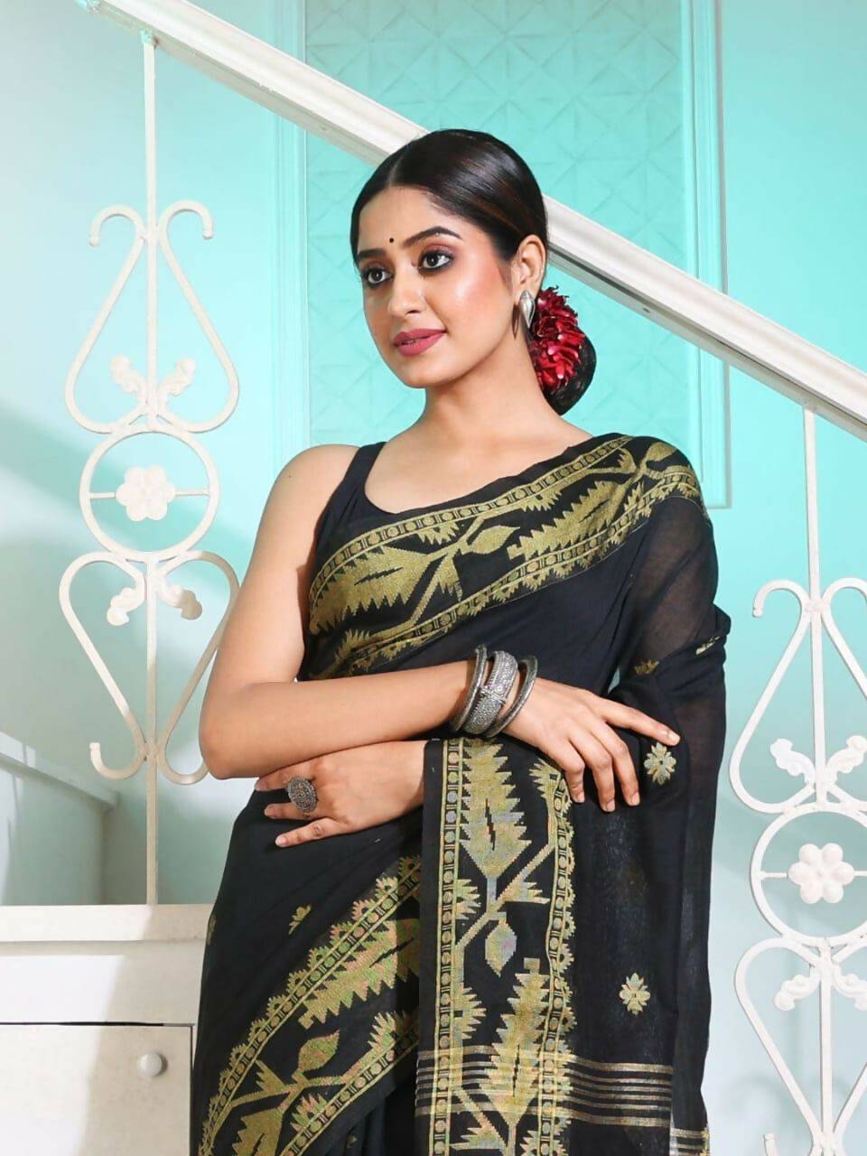 Exclusive Collection Beautiful Black Pure Cotton Woven Handloom Saree With Running Blouse Piece - Swadesiicart