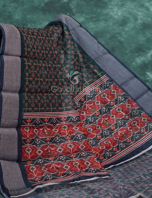 Dark Green and Navy Blue Geometrical Print Semi Chanderi Saree By Gayathri Reddy Designer Studio | Swadesiicart