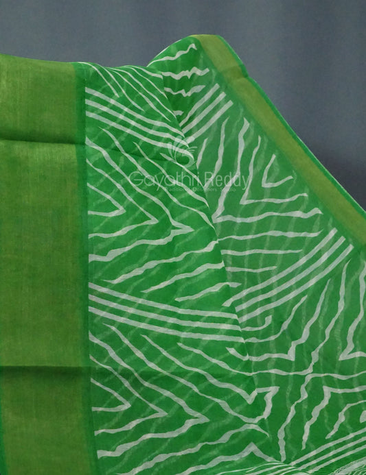 Shades of Parrot Green Leheriya Print Semi Chanderi Saree By Gayathri Reddy Designer Studio | Swadesiicart