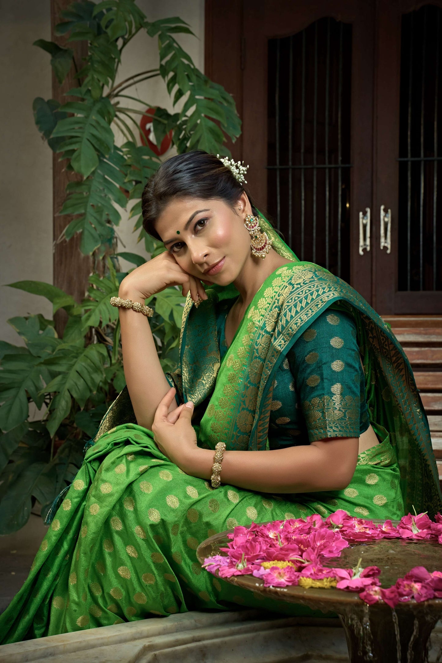 Vardha Emerald Green Banarasi Raw Silk Saree | Swadesiicart