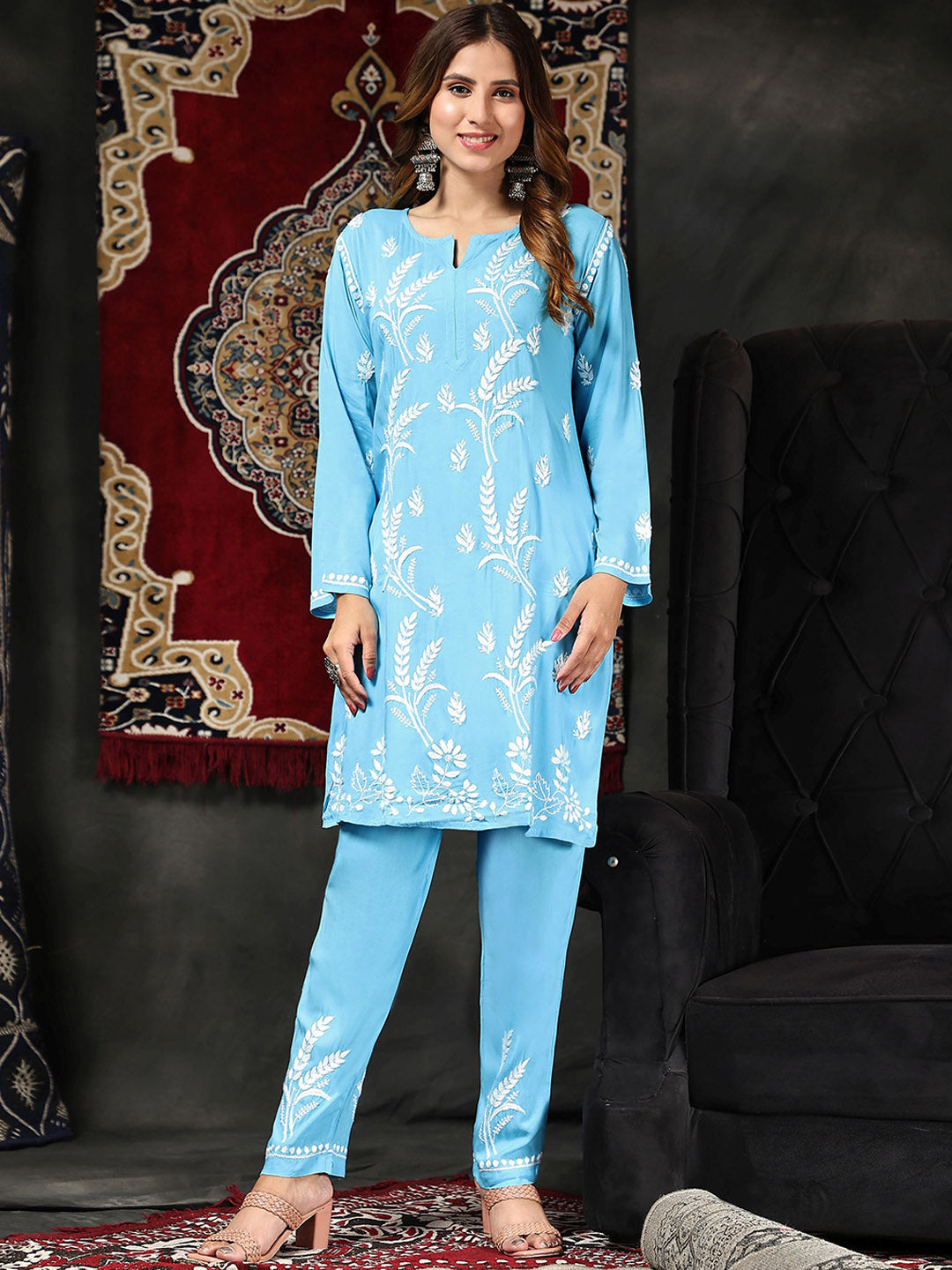 HOUSE OF KARI Floral Embroidered Chikankari Pure Cotton Straight Kurta With Trousers | Swadesiicart