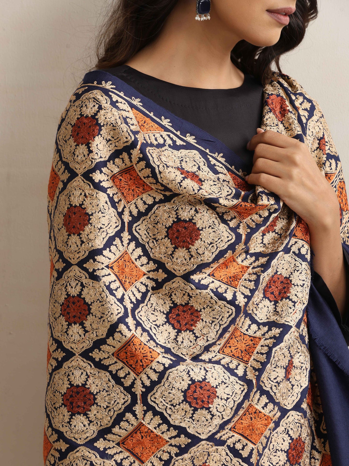trueBrowns Navy Blue Embroidered Woollen Stole | Swadesiicart