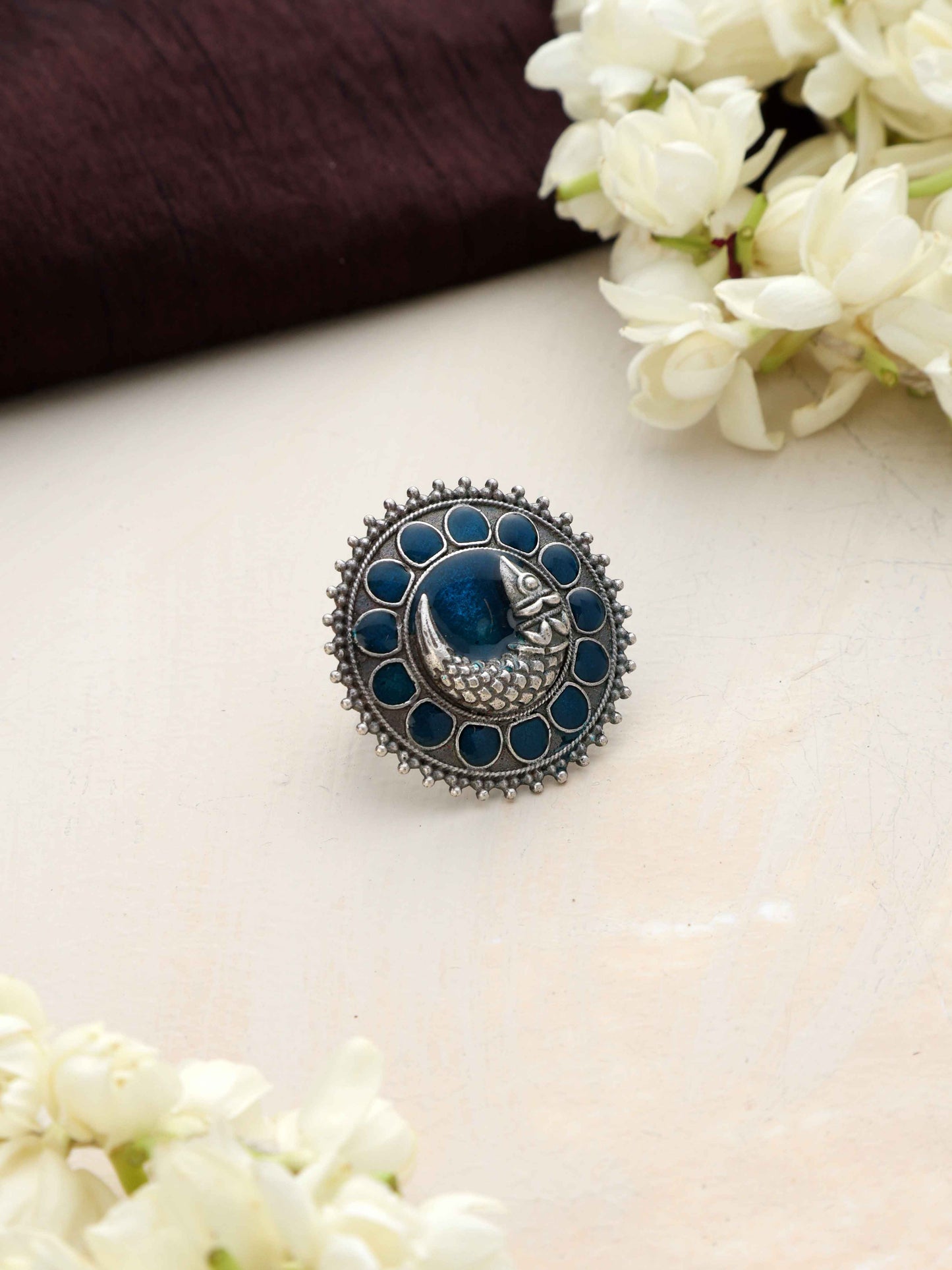 trueBrowns Silver Tone Fish Embossed Ring | Swadesiicart
