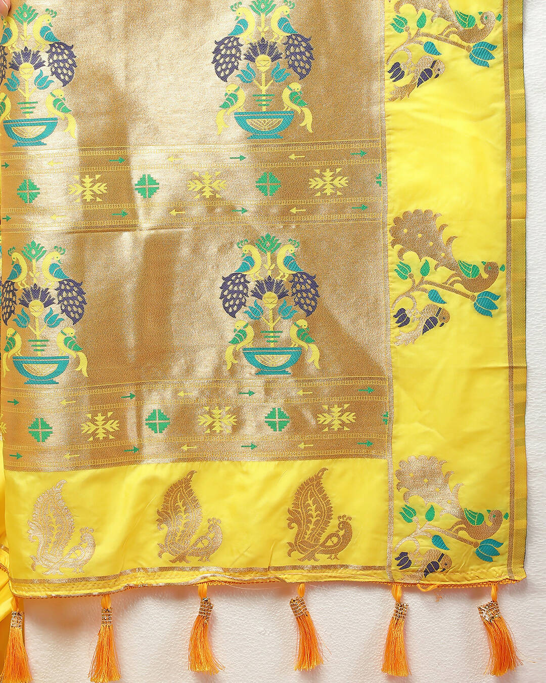 Lorenvalley Fashion Yellow Soft Paithani Silk Woven Design Gold Zari Meenakari Weaving Saree - Swadesiicart