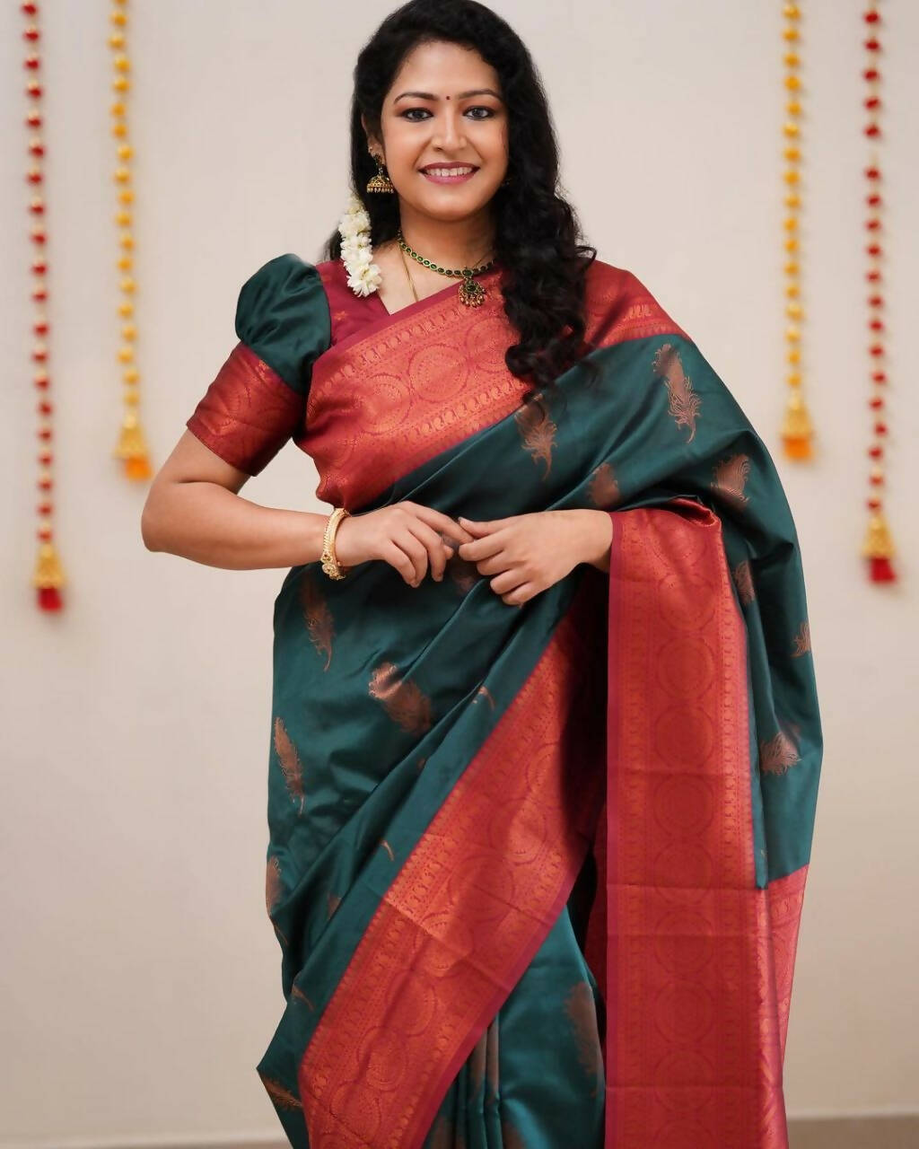 DEIANA'S Beautiful Designer Golden zari Soft Lichi Silk Saree - Teal - Swadesiicart