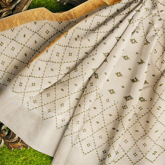 Exclusive Collection 100% Pure Cotton Off White Pesta Saree With Printed Work - Swadesiicart