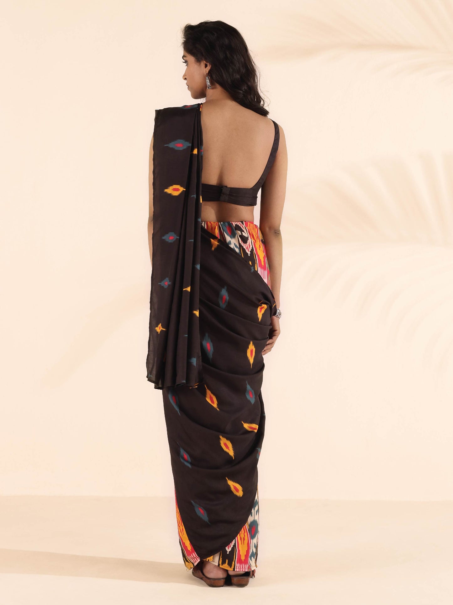 trueBrowns Cola Muslin Ikat Saree | Swadesiicart