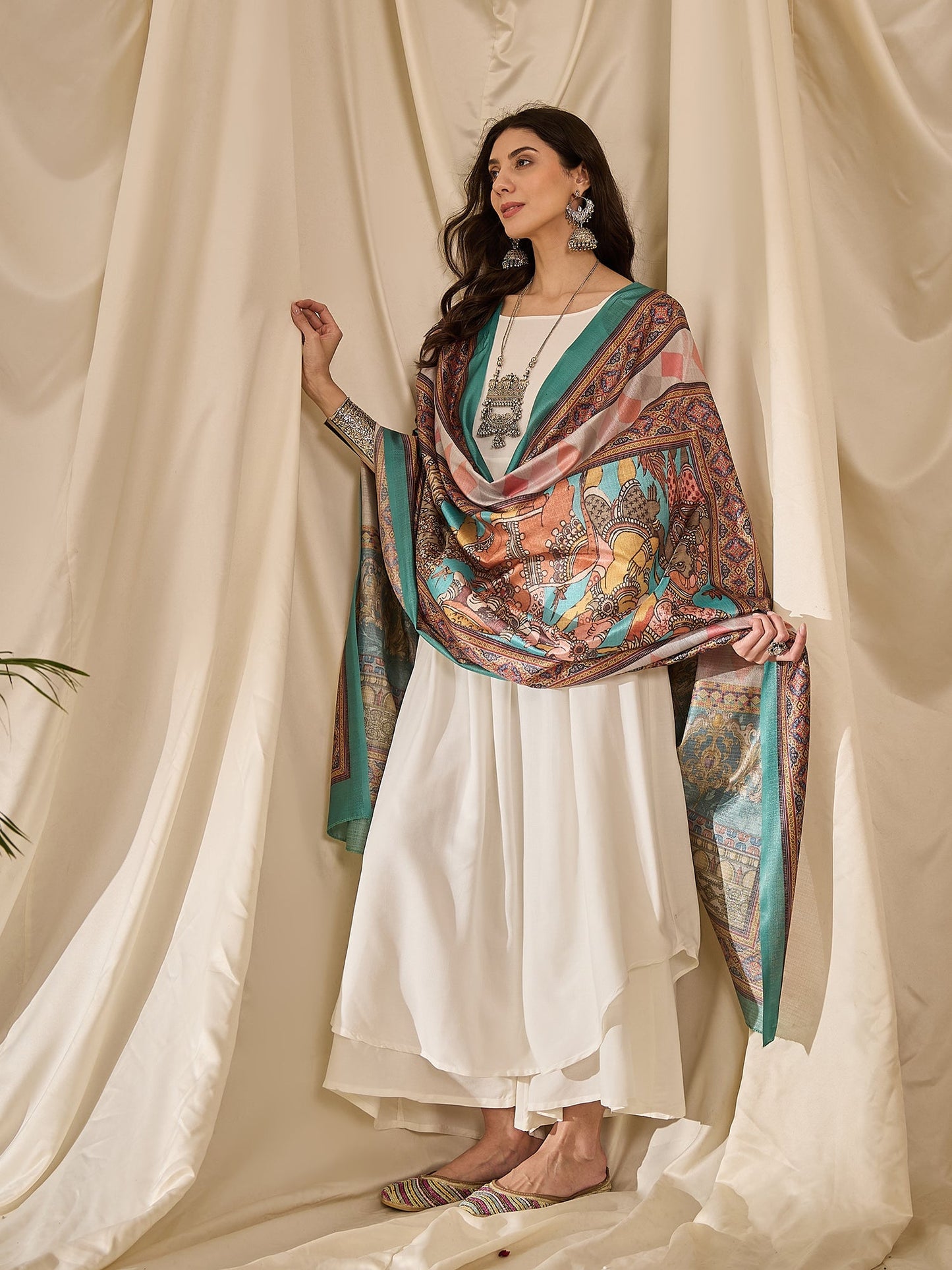 InWeave White Strappy Rama Green Dupatta Set - Swadesiicart