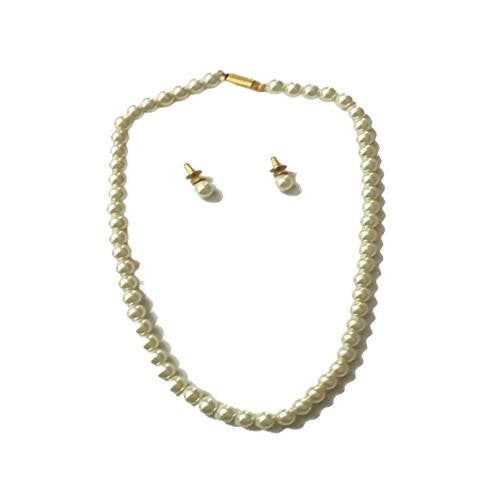 Tiaraa White Pearls Necklace Set For Women