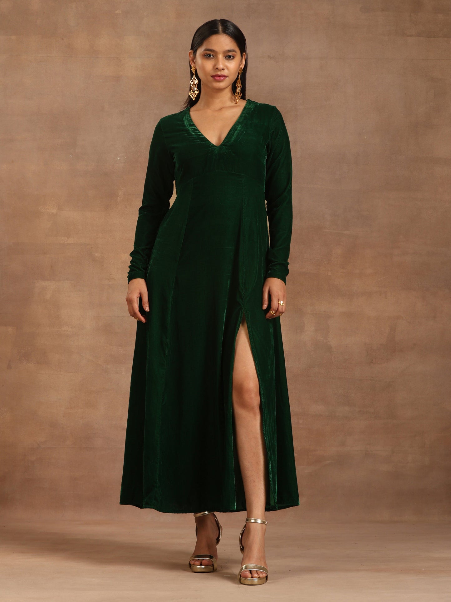 trueBrowns Green Velvet Dress | Swadesiicart