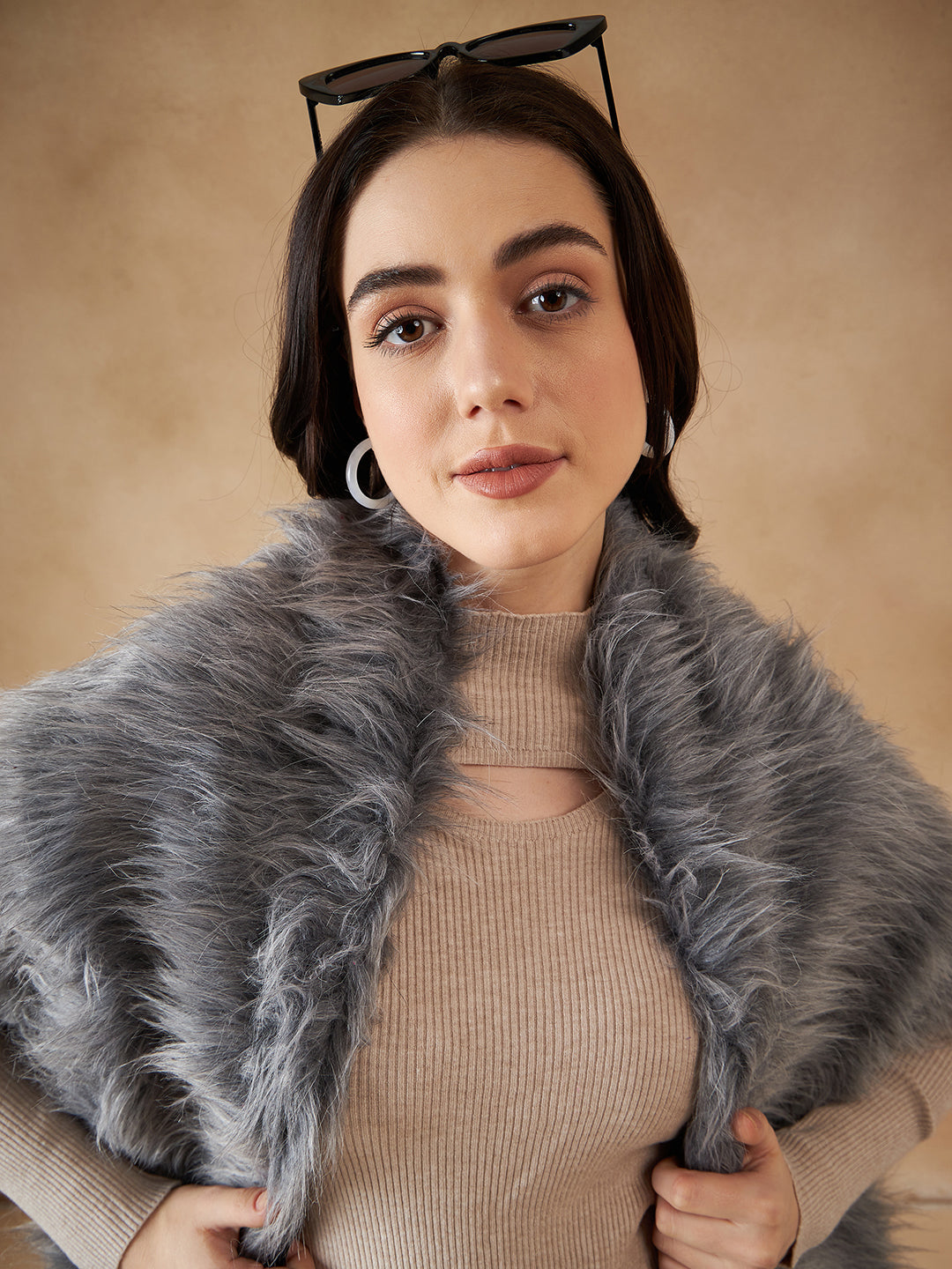 InWeave Women's Light Grey Fur Cape - Swadesiicart