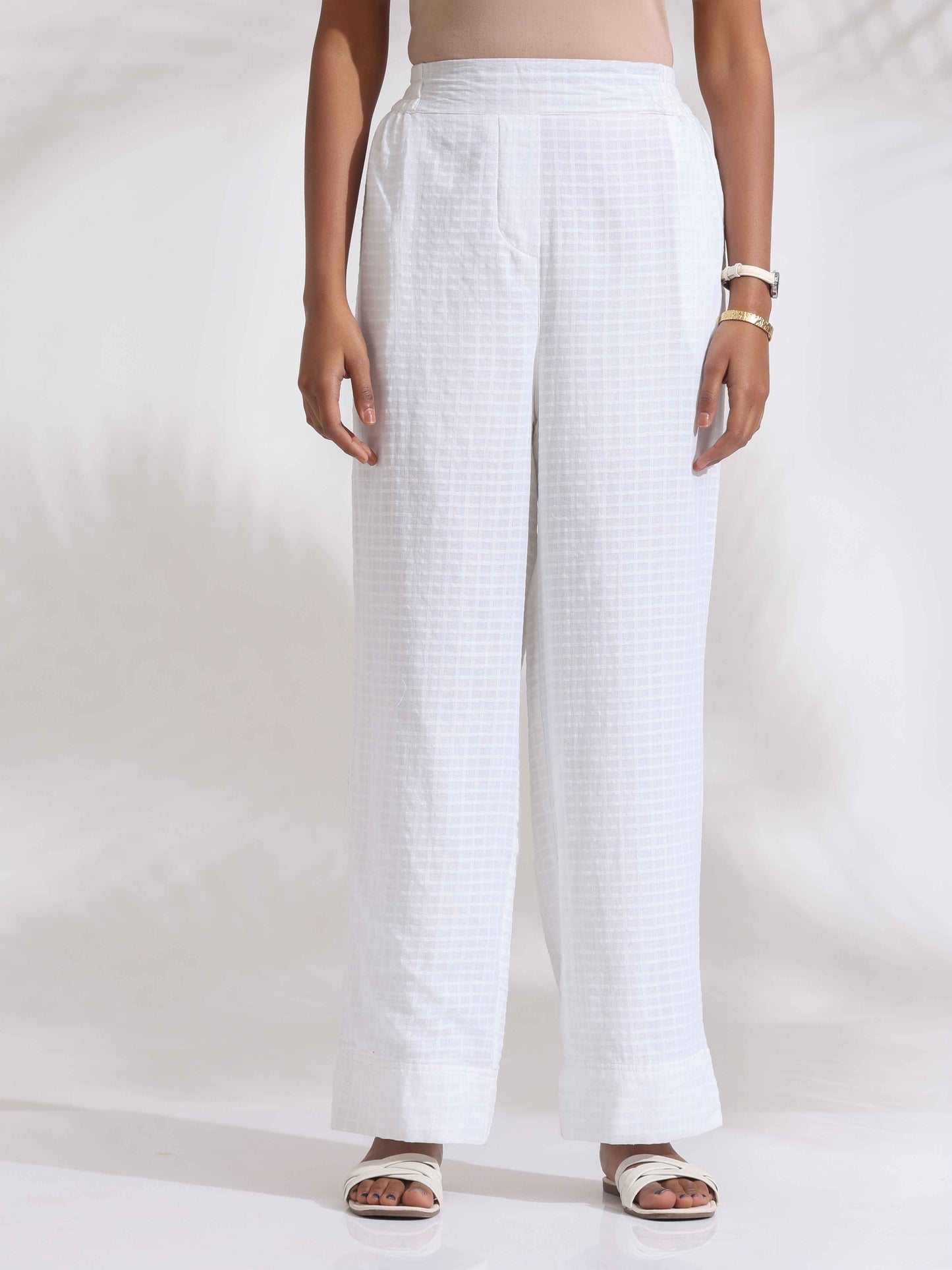 trueBrowns White Check Cotton Kurta Set | Swadesiicart