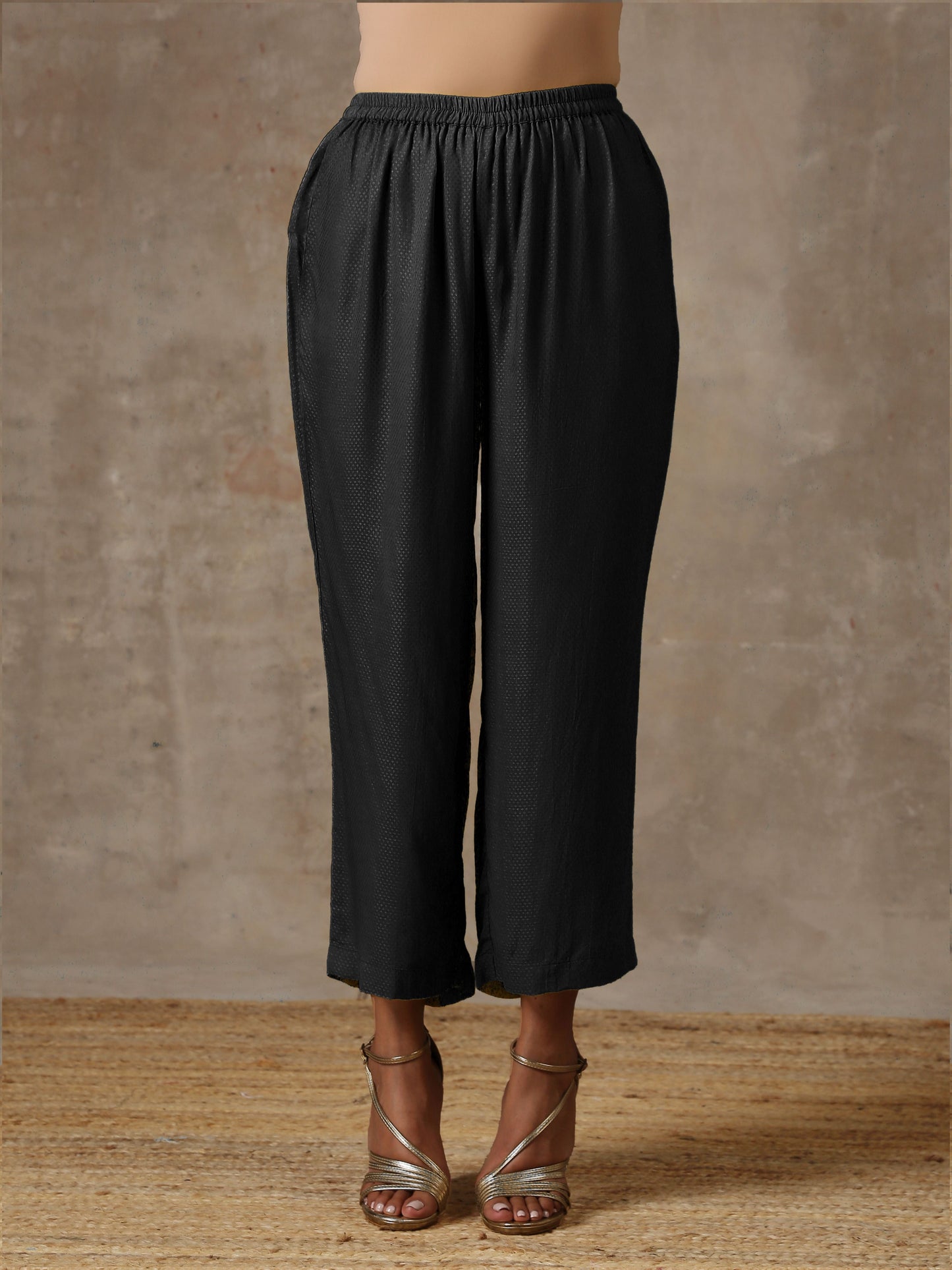 trueBrowns Black Solid Textured Co-Ord Set - Swadesiicart