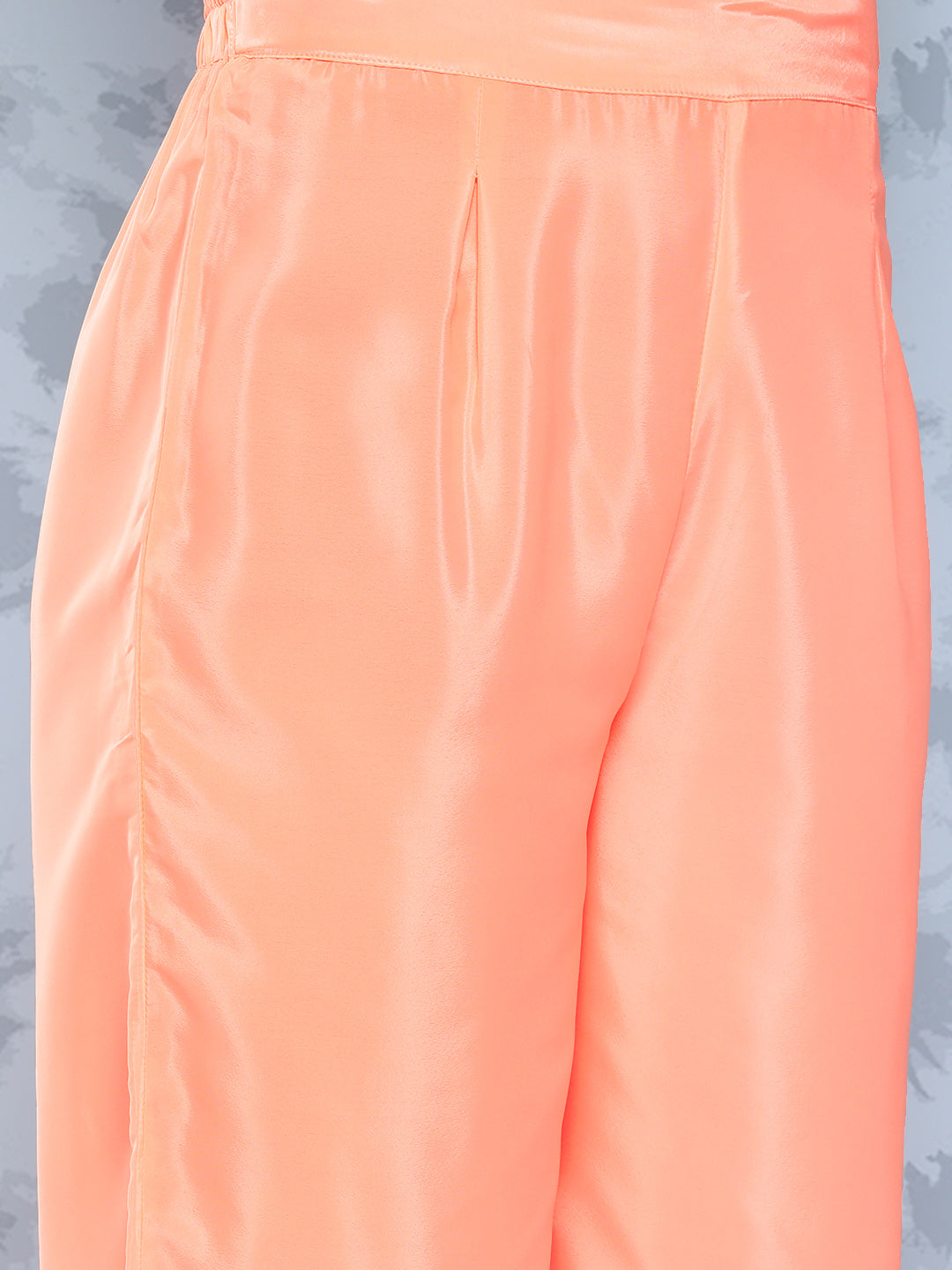 InWeave Women's Peach Tiered Kurta Set With White Pink Lotus Cr Dupatta - Swadesiicart