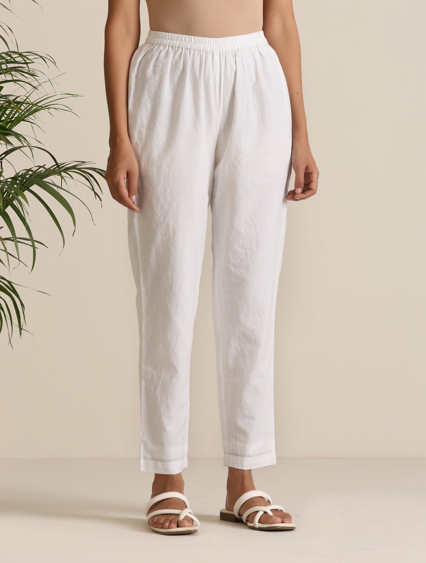 trueBrowns White Cotton Embroidered Co-ord Set - Swadesiicart