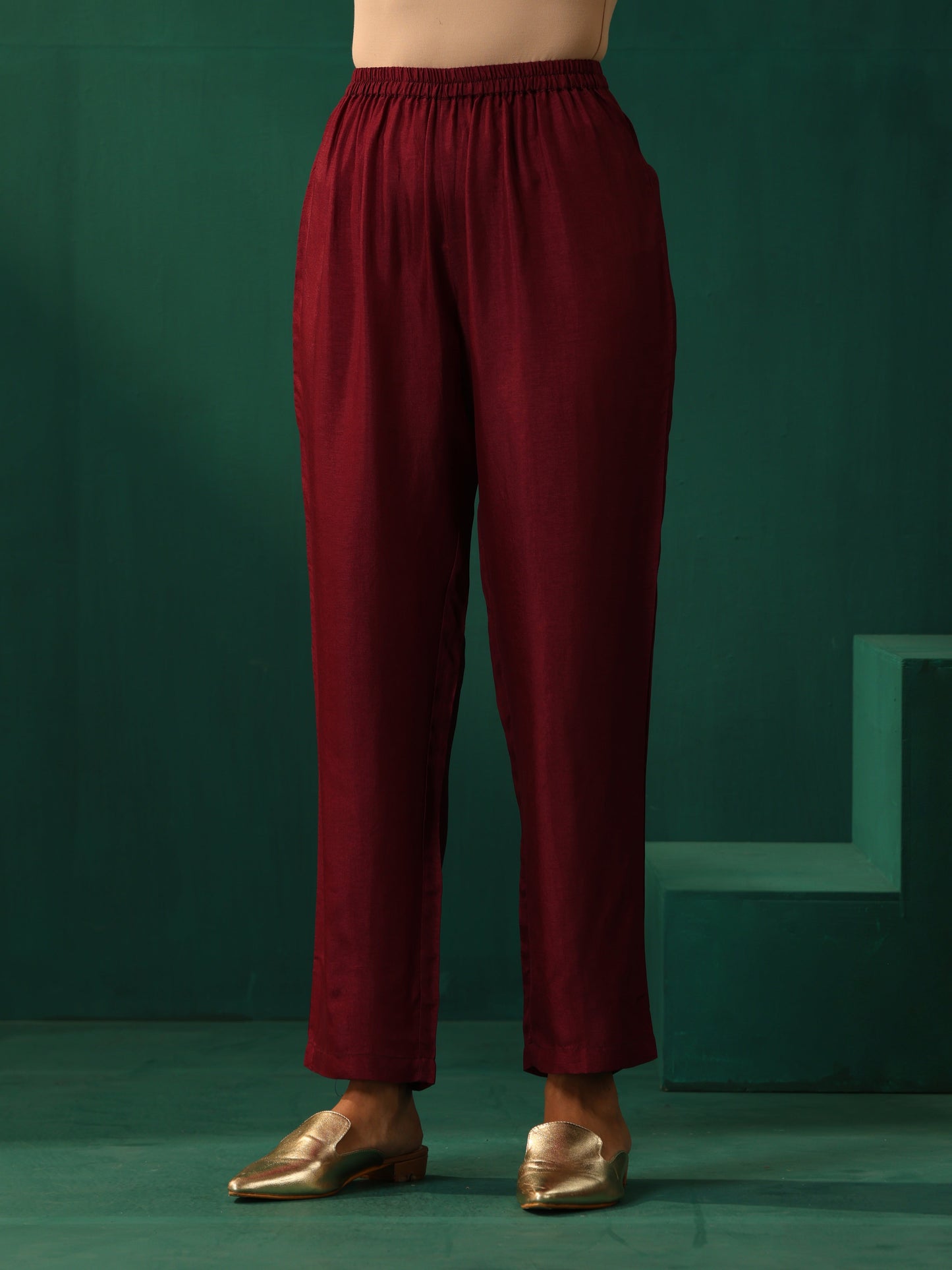 trueBrowns Maroon Diamond Viscose Silk Puff Sleeve Kurta Pant Set | Swadesiicart