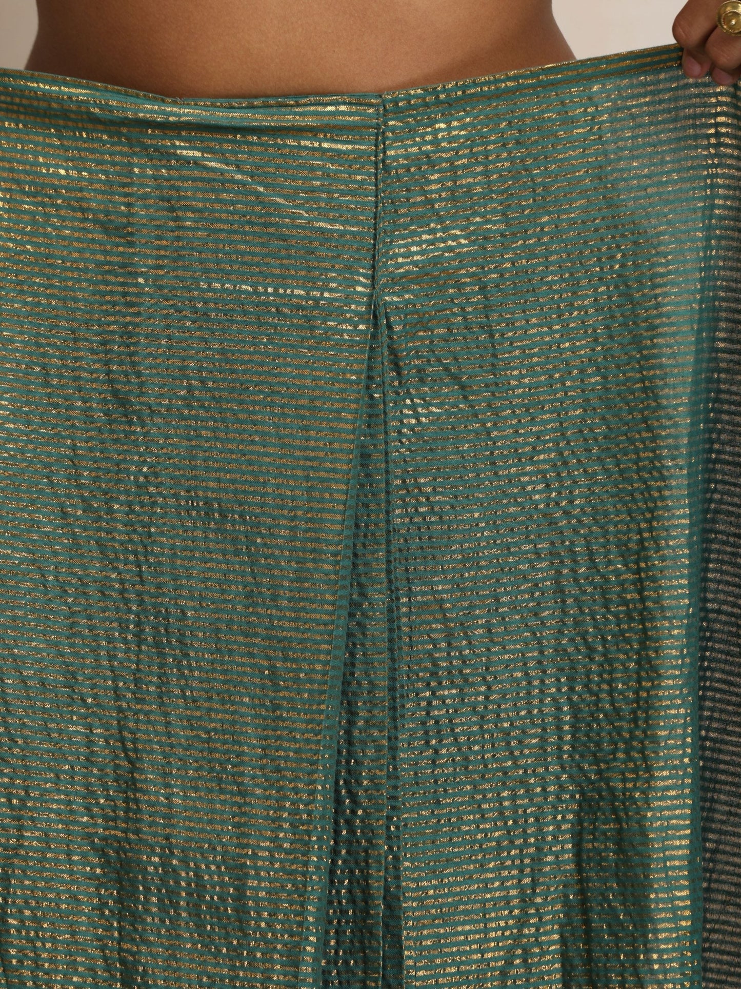 trueBrowns Dark Green Gold Lurex Ready To Wear Saree | Swadesiicart