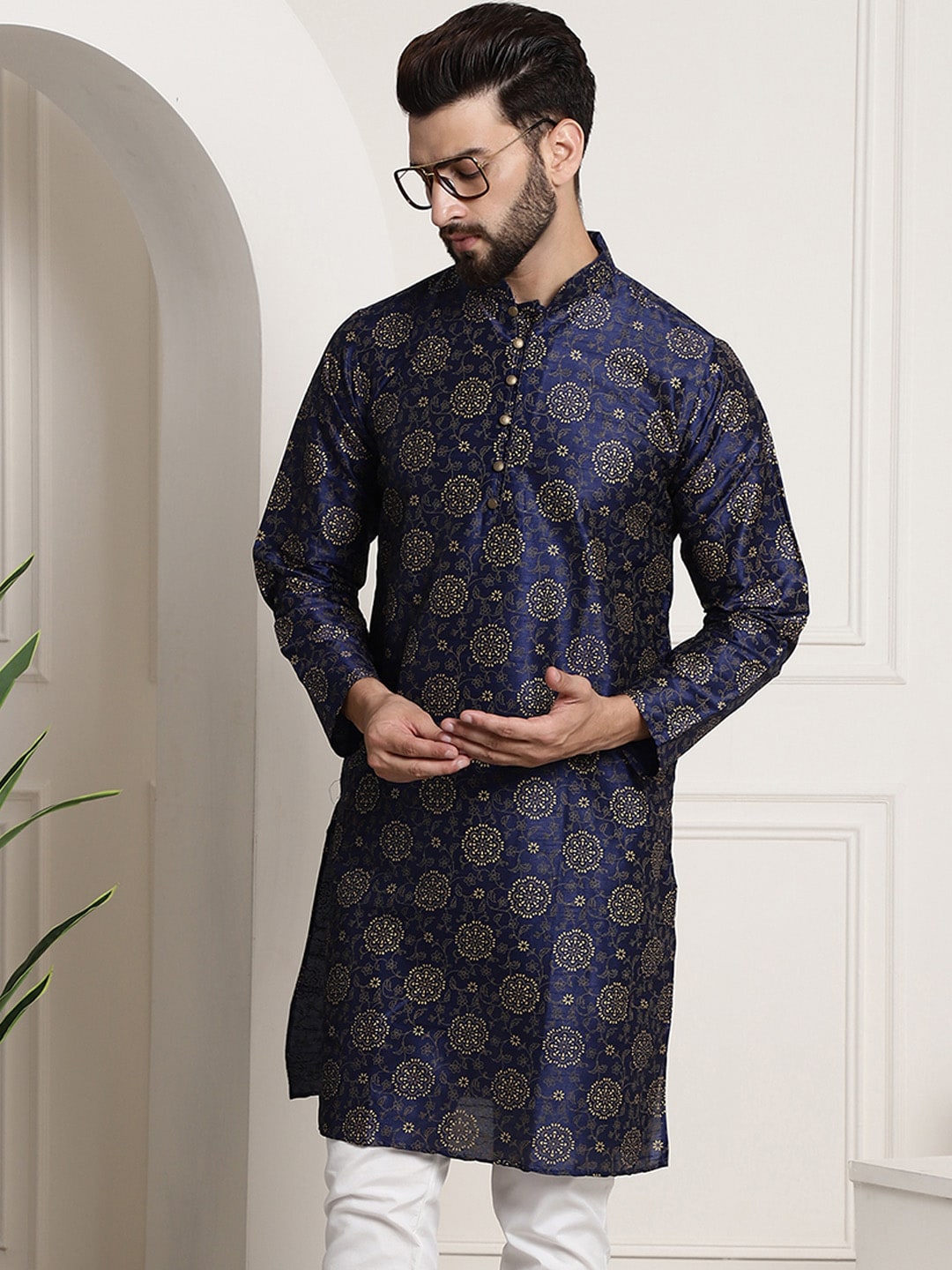 Sojanya Men Navy Blue & Golden Ethnic Motifs Printed Indigo Kurta | Swadesiicart