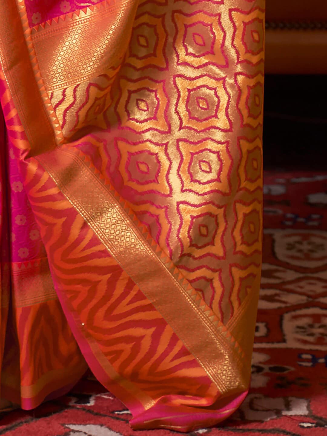 Mitera Pink & Gold-Toned Floral Silk Blend Banarasi Saree | Swadesiicart