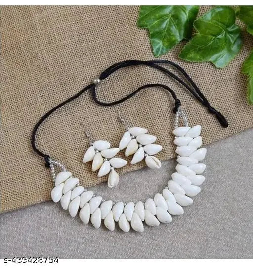 Tehzeeb Creations Women's White Seap Design Necklace Set - Swadesiicart